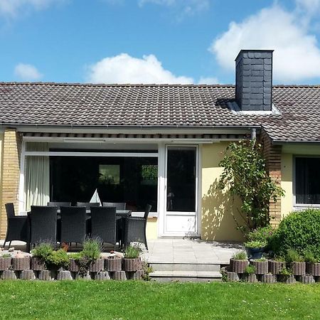 Ferienhaus "Achtern Diek" Villa Busum Exterior photo